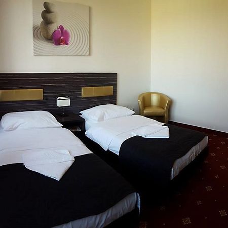 Hotel Montenegro Bruntal Exterior photo