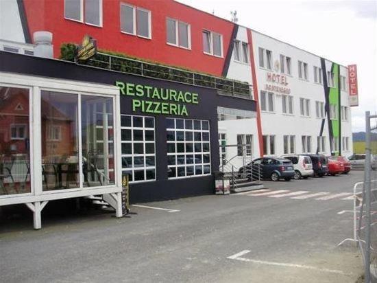 Hotel Montenegro Bruntal Exterior photo